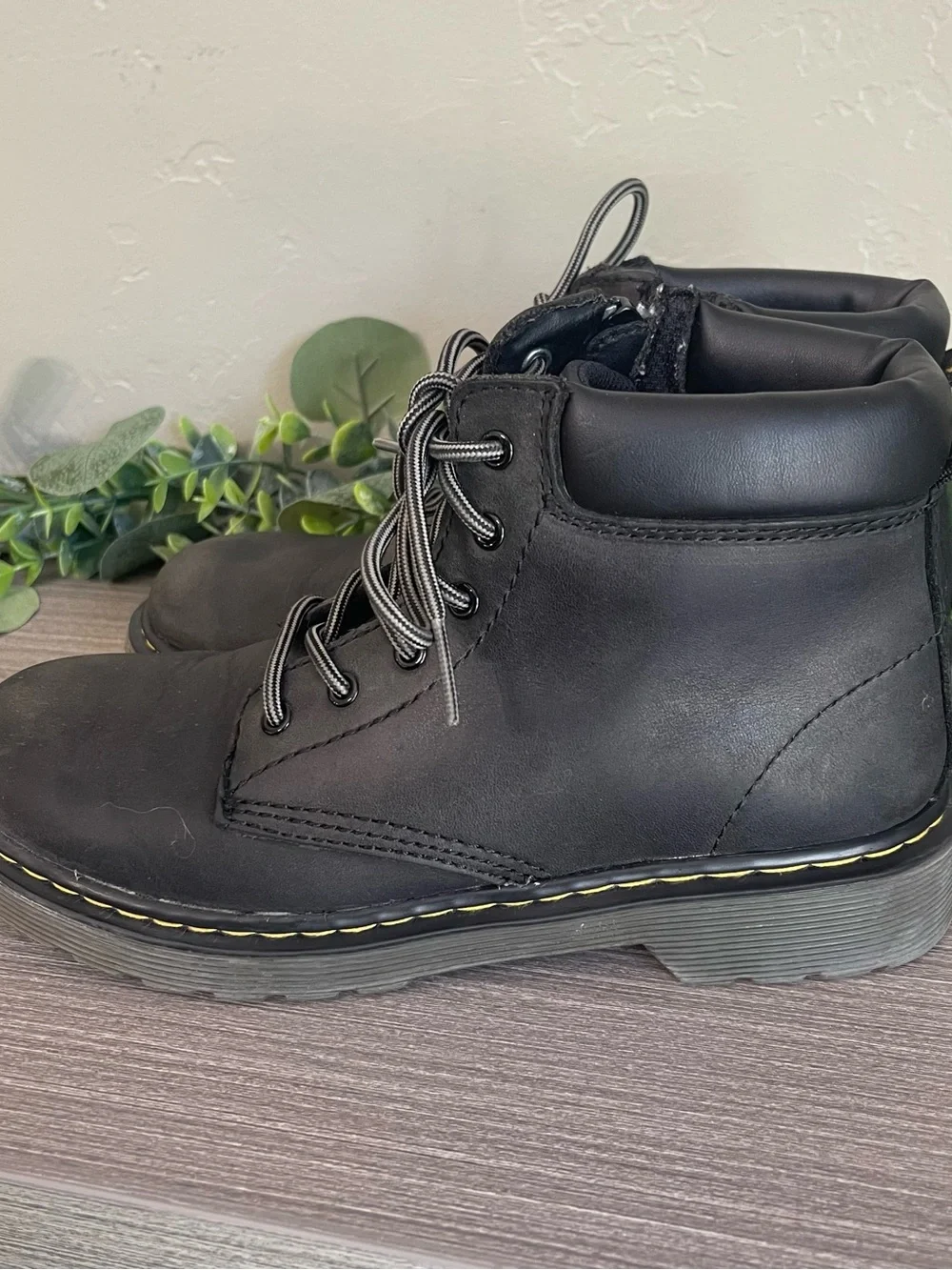 Dr Martens Padley Leather Lace Up Boots Big Kids Size 3